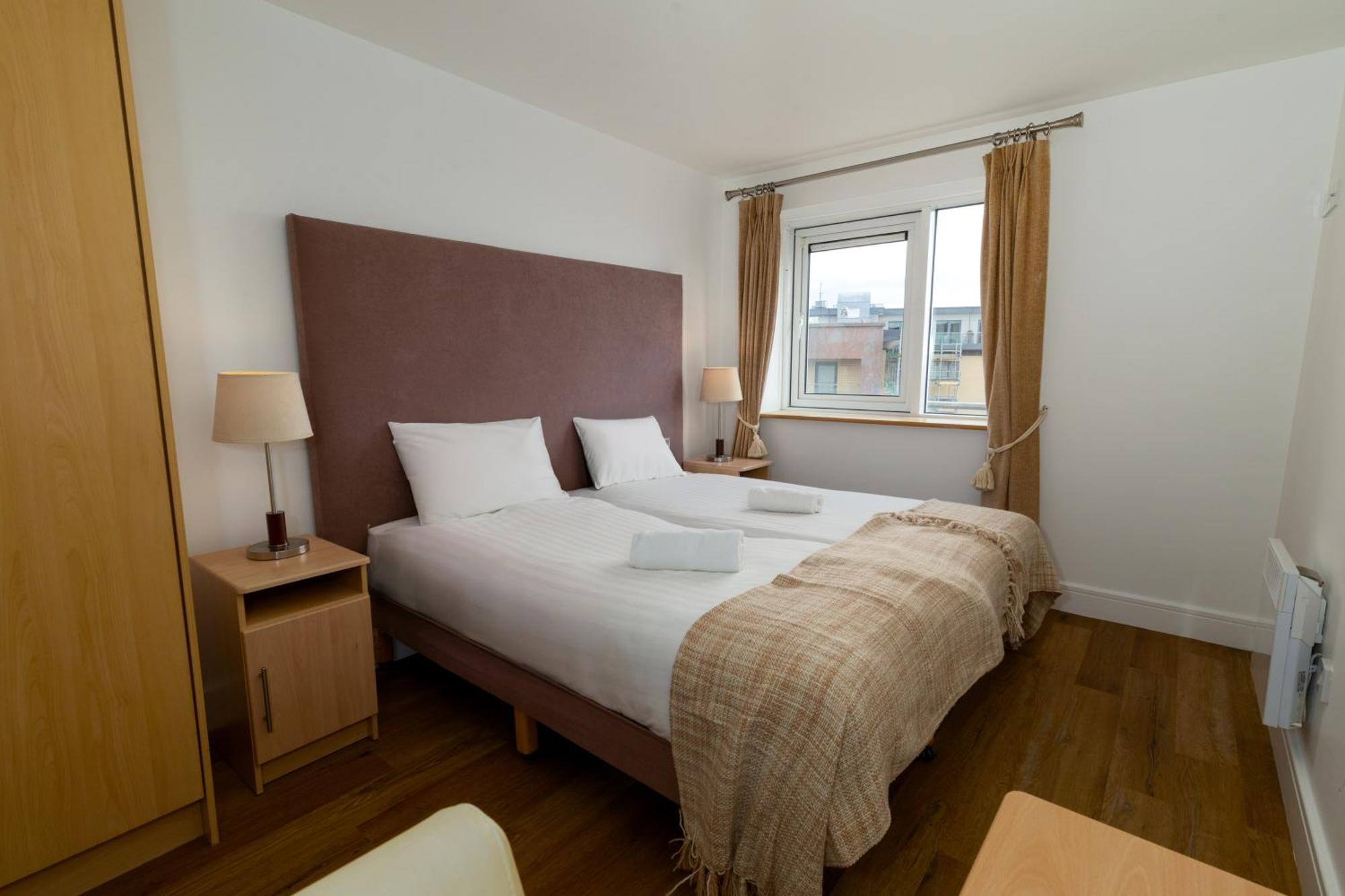 Geata Na Cathrach - Galway Lakeside Apartments Eksteriør bilde